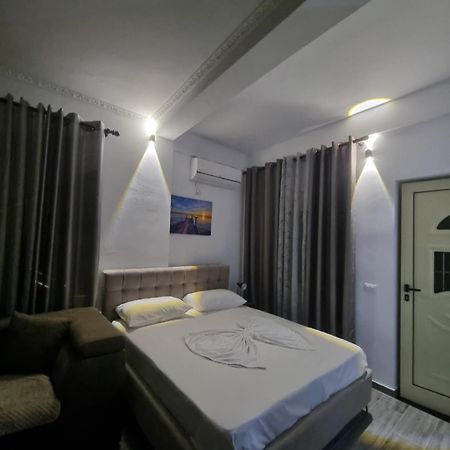 Vila Megi-Rent Room Vlora Kültér fotó