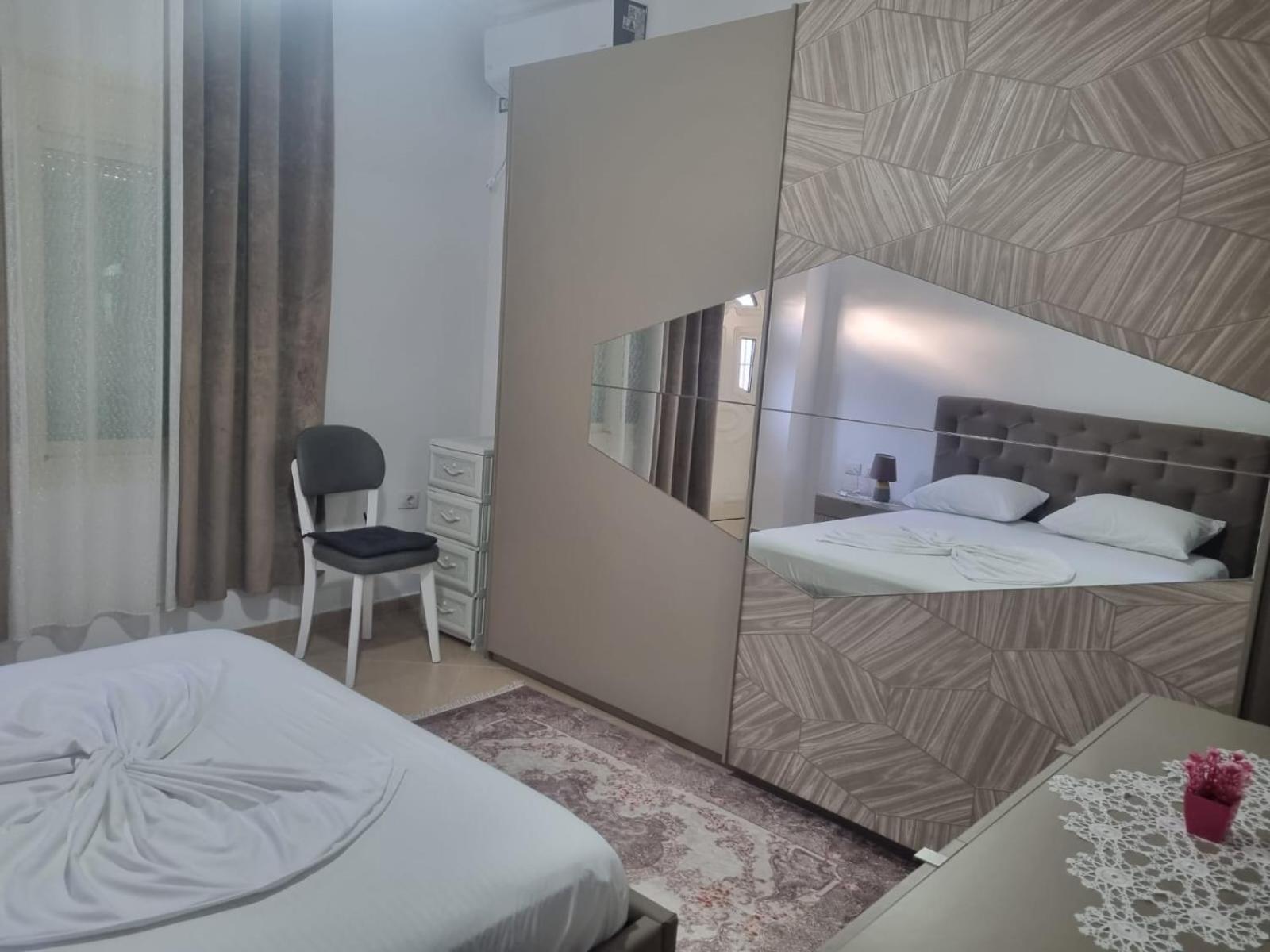 Vila Megi-Rent Room Vlora Kültér fotó