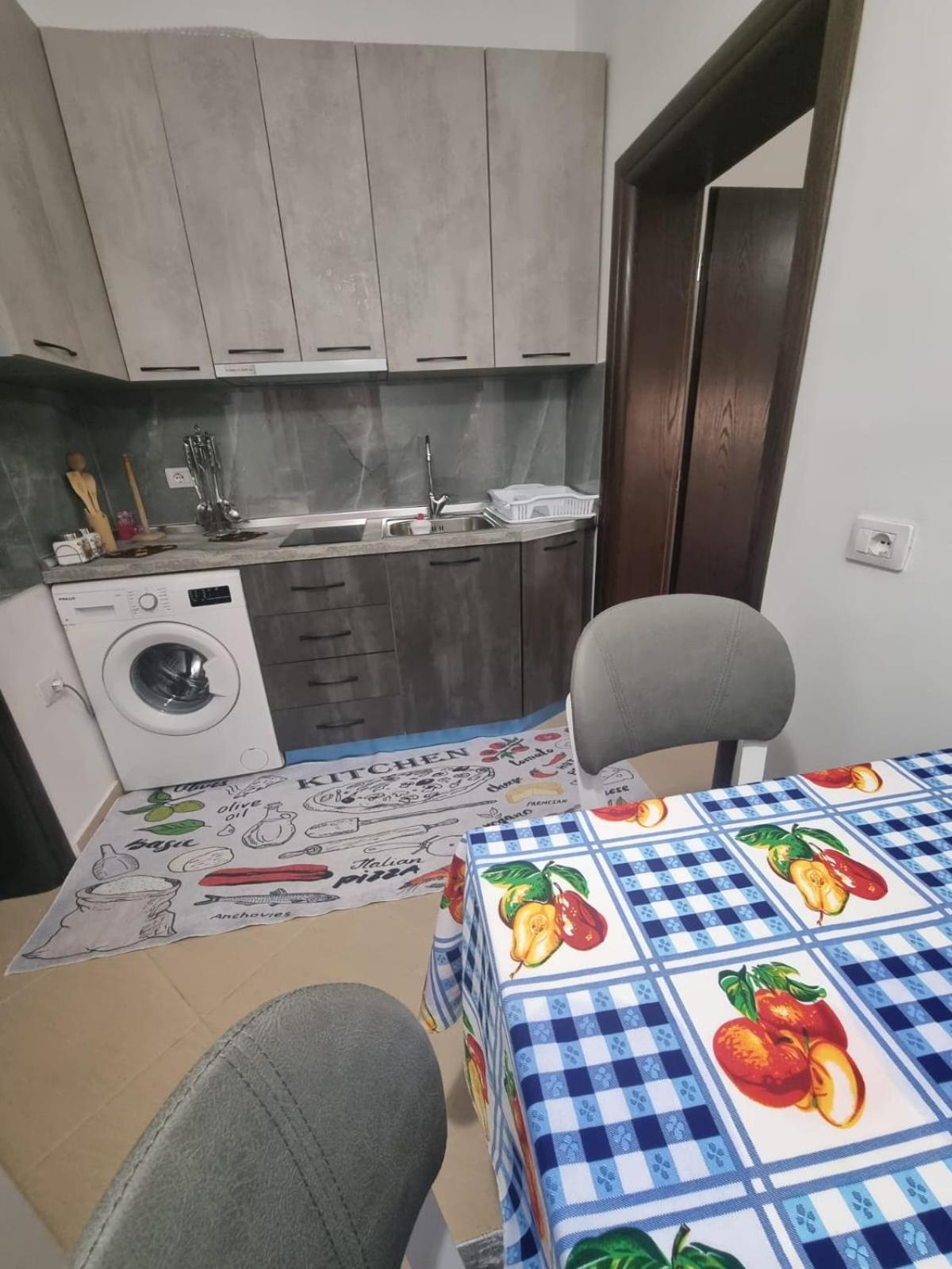 Vila Megi-Rent Room Vlora Kültér fotó