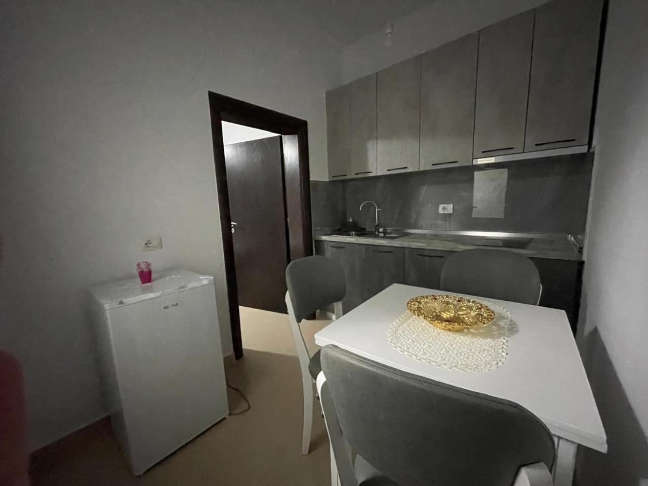 Vila Megi-Rent Room Vlora Kültér fotó